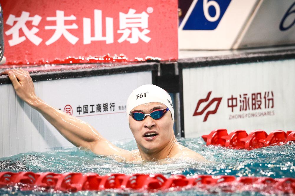 国脚关键传球完成制胜球